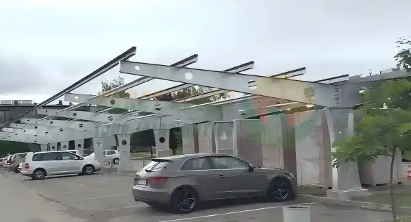 Succesvolle voltooiing van het Europese dubbelzijdige zonne-carportproject